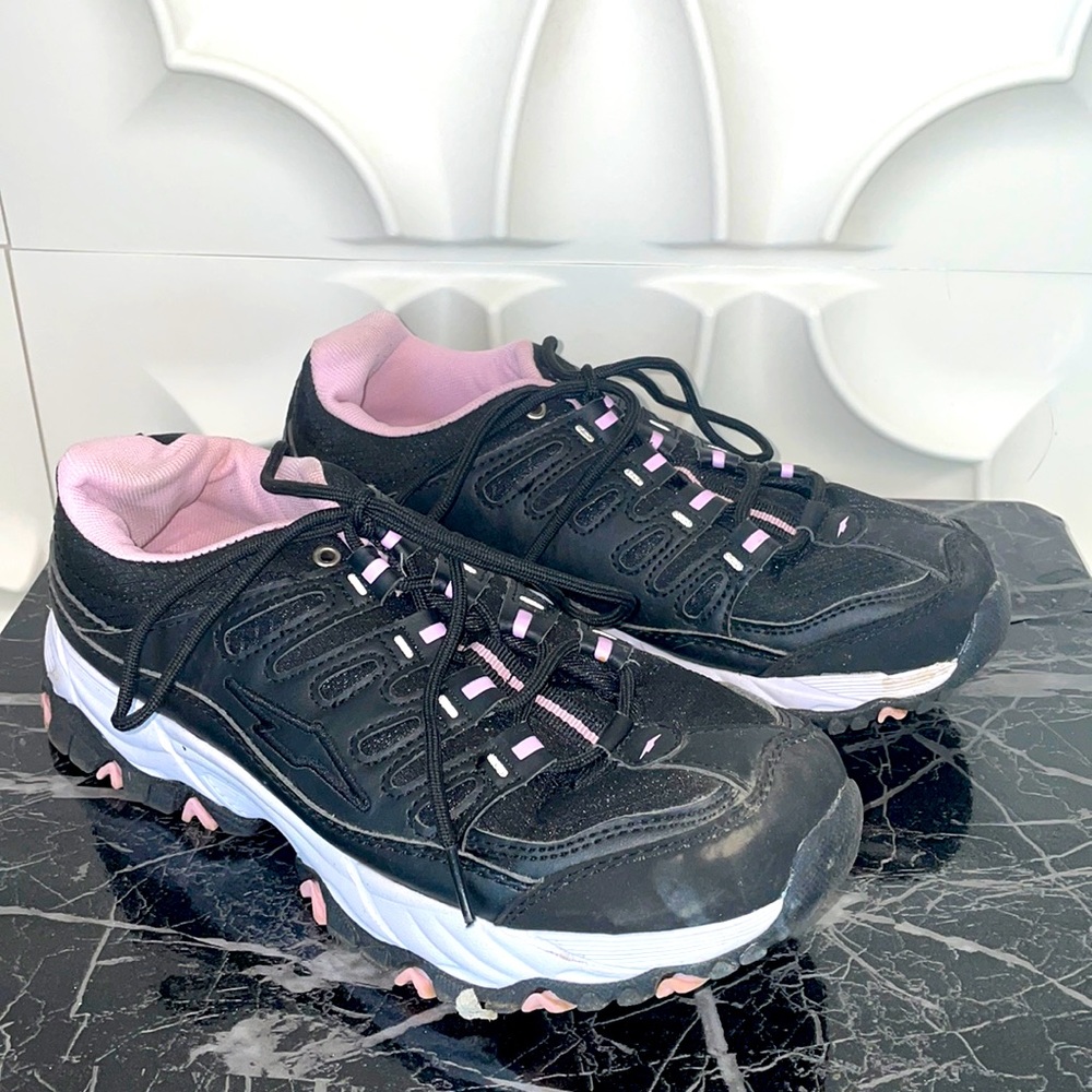 Avia Black and Pink Athletic Shoes w/ Memory Foam Women's Size 8